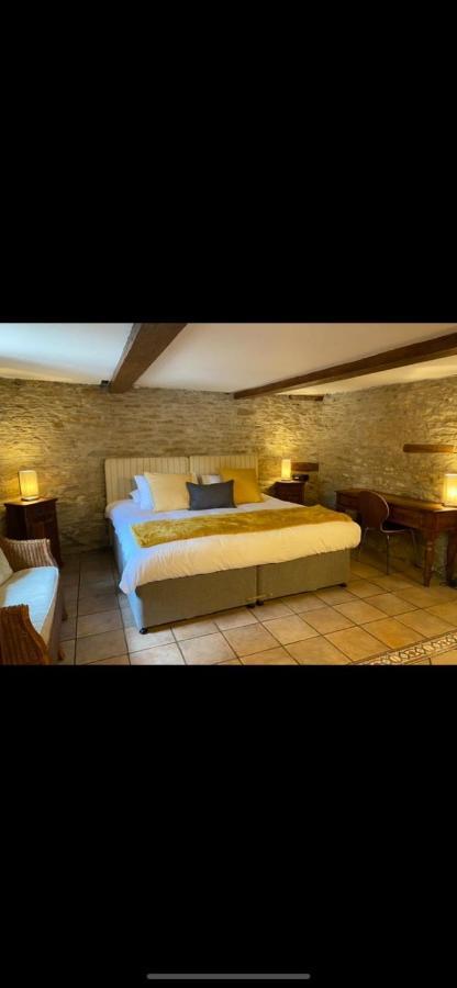 The Red Lion Hotel Криклейд Екстериор снимка