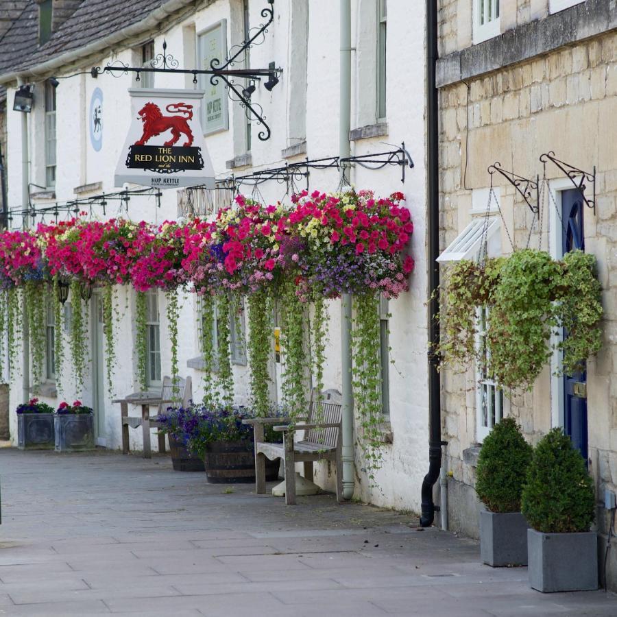 The Red Lion Hotel Криклейд Екстериор снимка